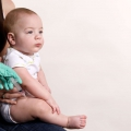 De kans is 1 op de 2 miljoen. Deze baby heeft blijvende epilepsie ontwikkeld na vaccineren. De oorzaak is onduidelijk….