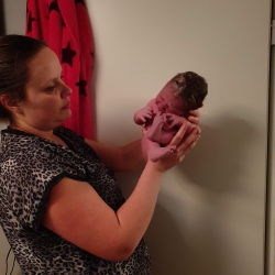 Bevallingsverhaal: “Dit kindje werd bijna in de broek geboren”