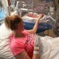 Ik werd met 33 weken zwangerschap ingeleid vanwege verontrustende handklachten: mijn vingertoppen waren wit geworden