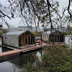 Hotspot voor het gezin: Een unieke beleving op het water op een wikkelboat