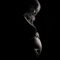 Ruby raakte opnieuw zwanger na de stilgeboorte van haar tweeling: “Bij elk steekje voelde ik paniek”