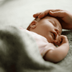 Verloskundige Lida: “De navelstreng zit maar liefst drie keer om de nek van de baby gewikkeld”