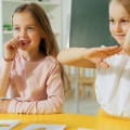 Shirien: “Ik deed de deur open en schrok enorm hoe ik mijn dochter (7 jaar) en haar vriendinnetje aantrof”