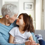 Marjolein: “Ik wandel buiten met mijn kleindochter, als ik even op mijn telefoon kijk schreeuwt ze opeens: “Help oma, hier!”, ik schrik me rot, wat kon er plots zijn?!”