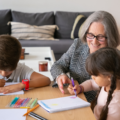 Tanja: “’Voed je kinderen op’, zei ik tegen mijn schoondochter. Wij passen bijna elke dag op, het lijkt alsof ze het normaal vinden, ik ben er klaar mee”