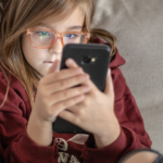 Silvie: “‘Wat vind jij?’, mijn man trok meteen zijn wenkbrauw op, onze dochter Lilly (11) belde ineens dat ze met vriendinnen naar de stad wilde, kon ik dit wel vertrouwen?”