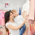 Sherien: “Ik schaam me dat ik hier kleding voor mijn kinderen moet halen, maar het is niet anders..”